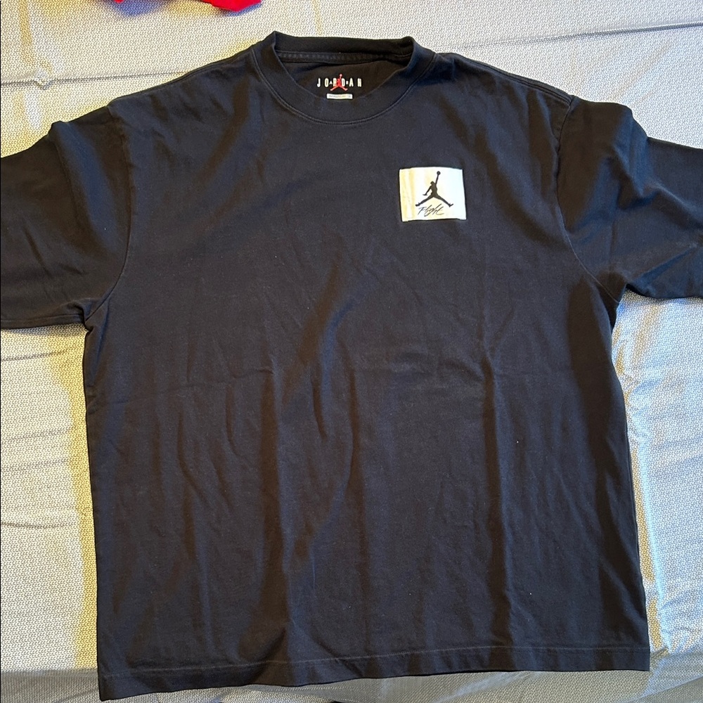Mens - Jordan Black Tee with Iconic Logo - heavy tee material
Great t-shirt!